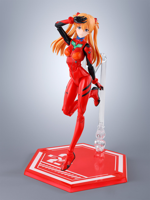 「S.H.Figuarts 綾波レイ」（別売り）と一緒に飾りやすいように、ハニカム形状のクリアレッドの専用台座も付属