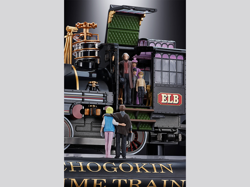 キャラクターは運転席内、またその手前のスペースに配置することが可能。劇中の印象を彷彿とさせる展示ができる