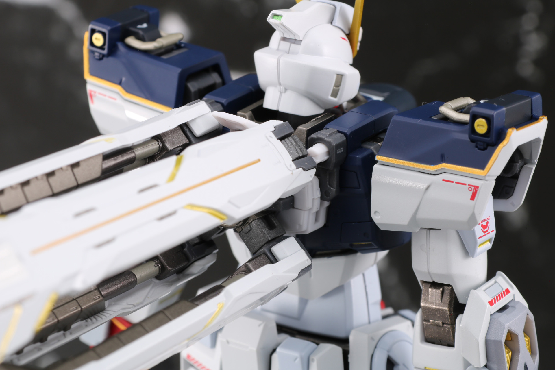 背部にコア・ファイターをドッキング