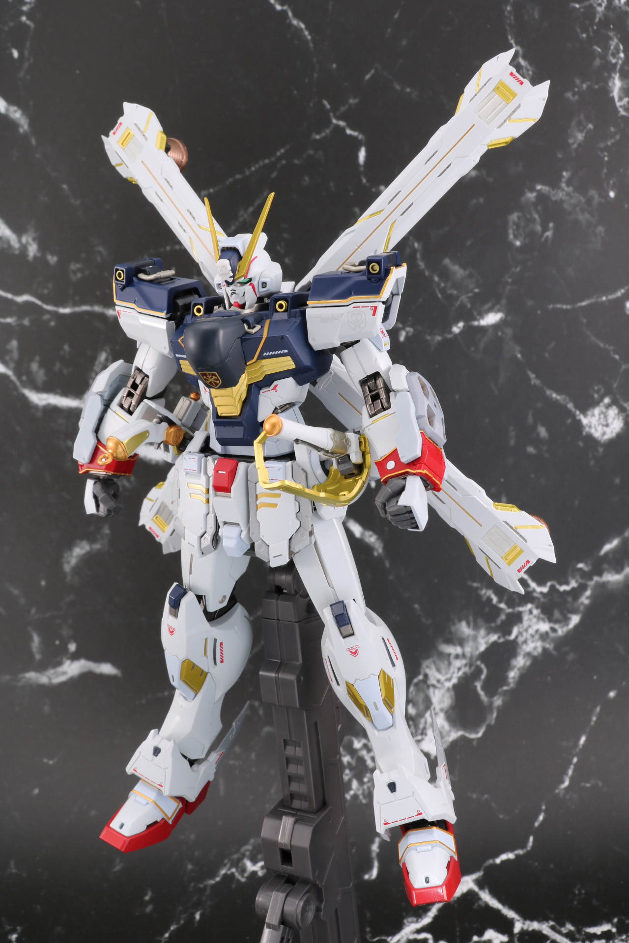 「METAL BUILD クロスボーン・ガンダムX1 ハーフクロス（キンケドゥ搭乗仕様）」の本体