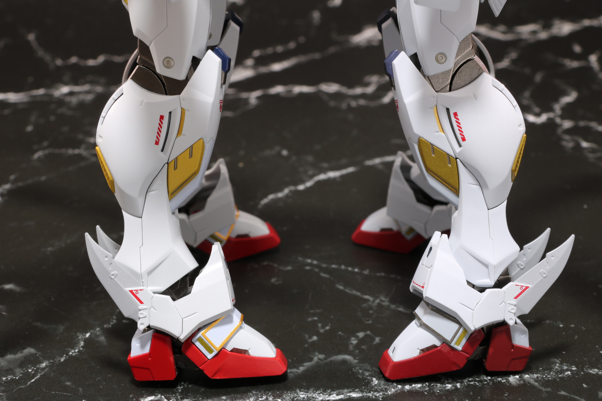 ゴールドも若干の色味の違いが出ている