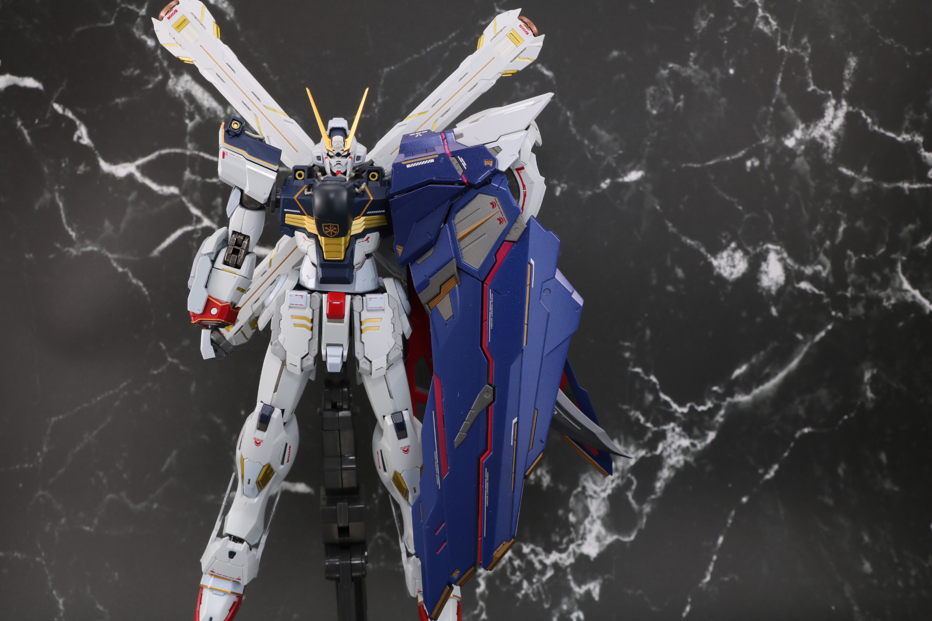 「クロスボーン・ガンダムX1」の左肩部に装着