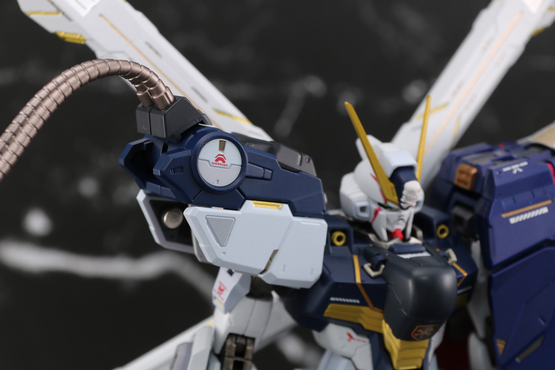 右肩部にジェネレーターを装着