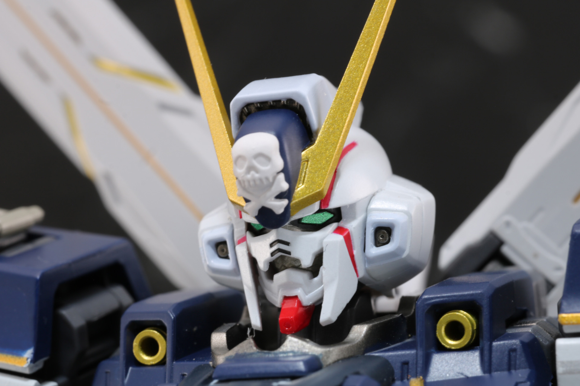 最大稼働時のマスクの放熱機構（フェイスオープン）も再現