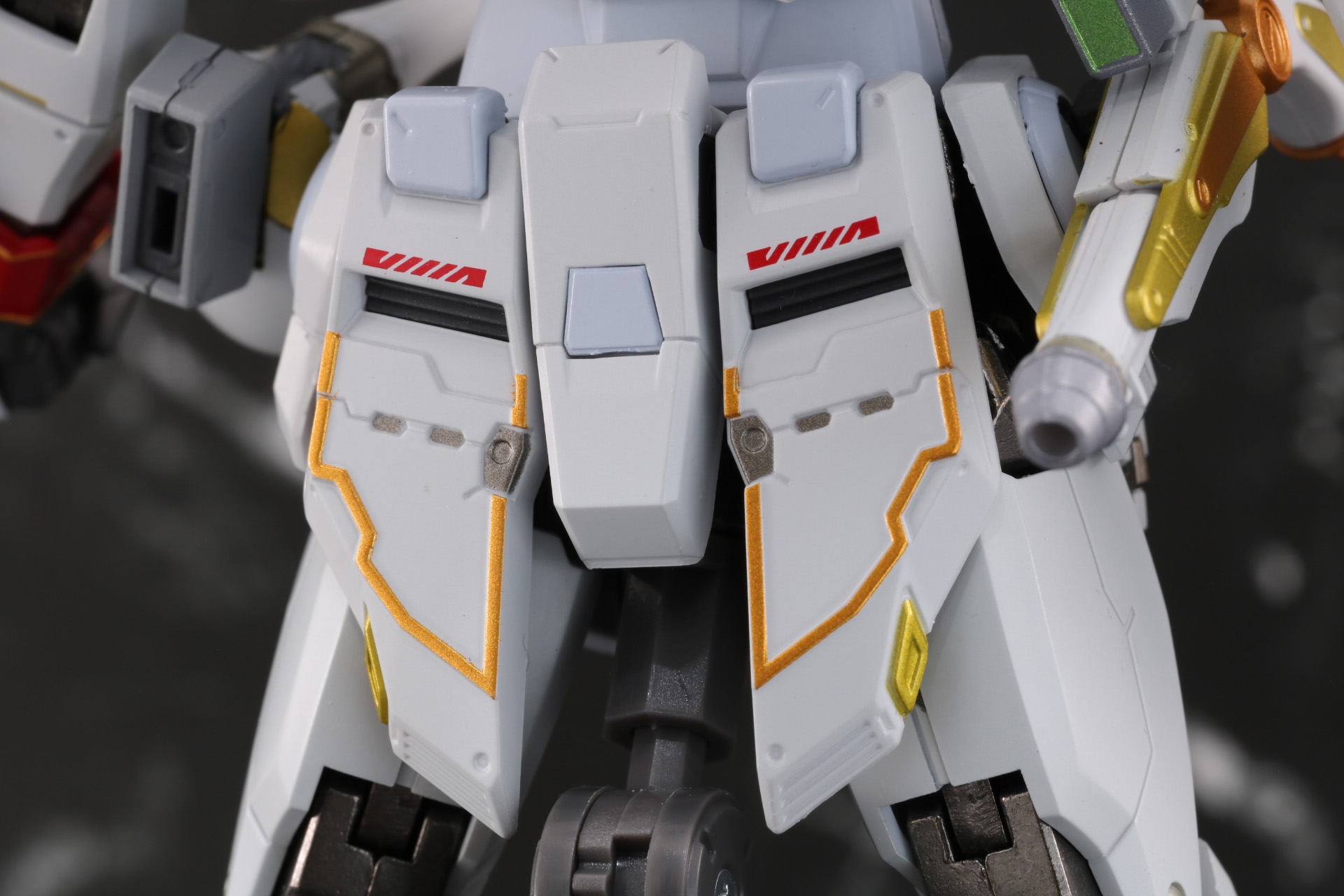 リアスカート。こちらは改修前の状態が再現され、スクリュー・ウェッブの造形はなし