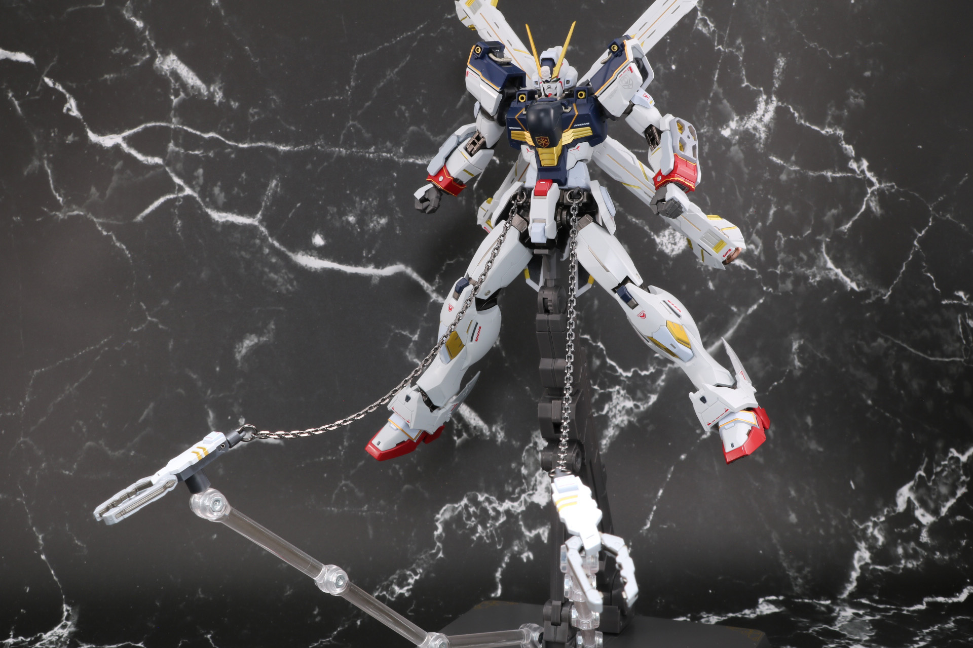 フロントスカートのシザーアンカー。チェーンパーツと補助支柱、ジョイントパーツで射出状態を表現できる