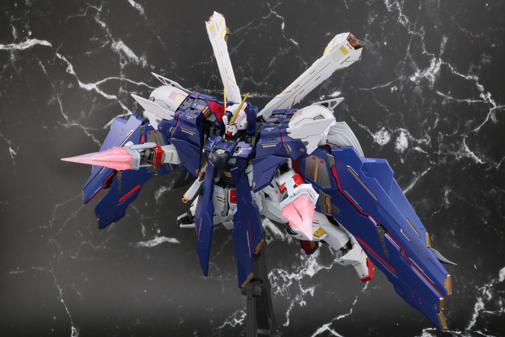 ブランド・マーカーを突き出すアクション