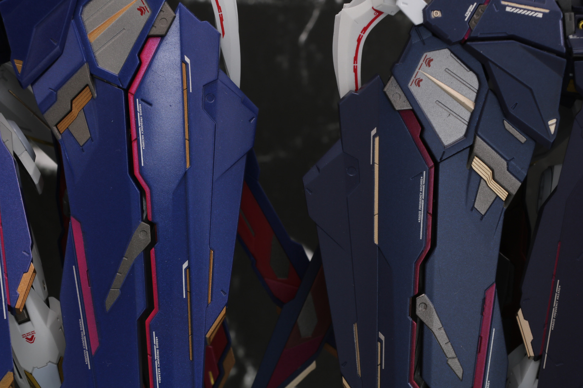 色合いの違いで機体の年季が感じられるようになっている