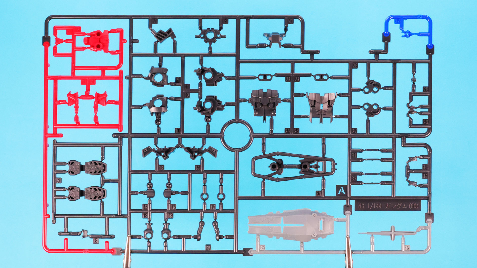 A:メカフレームや装備、加飾部などを構成するイロプラ