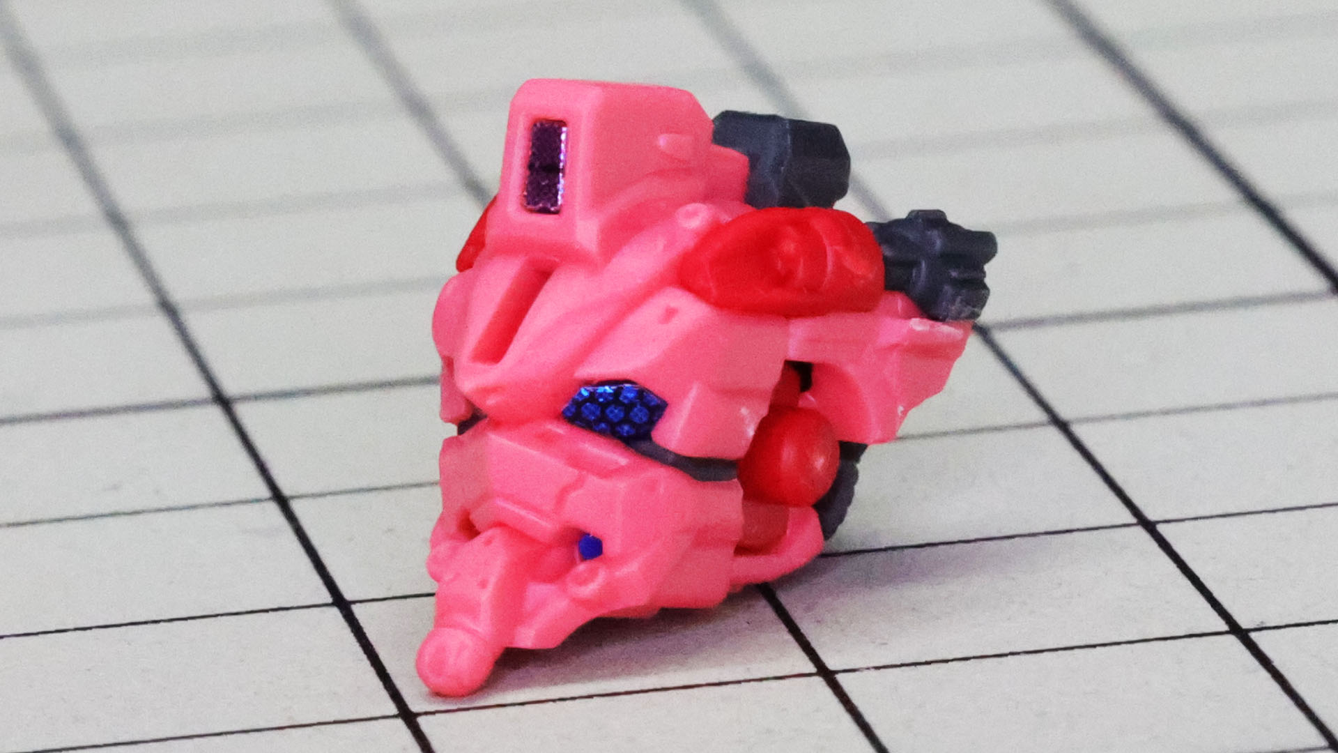 ツインアイ／センサーにシールを貼りこみました