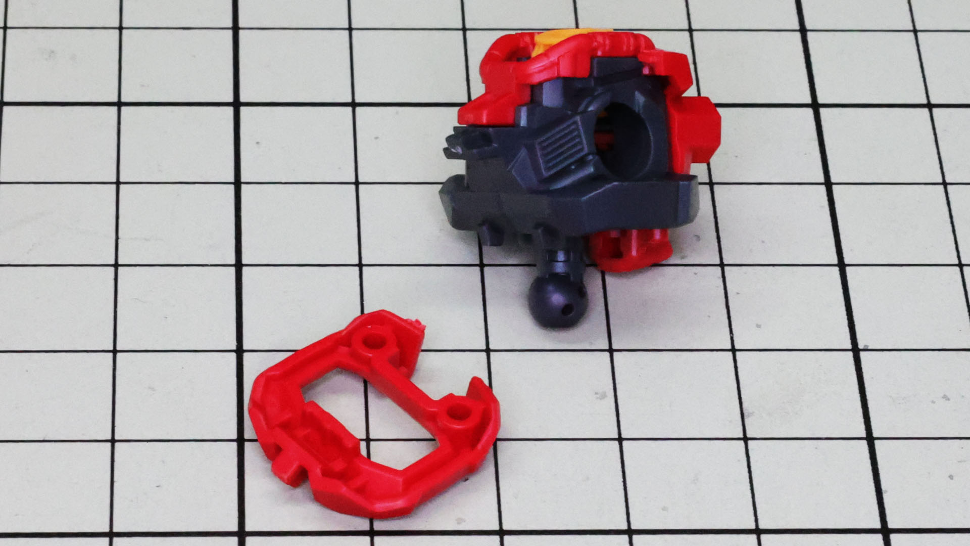 腹部の装甲と……