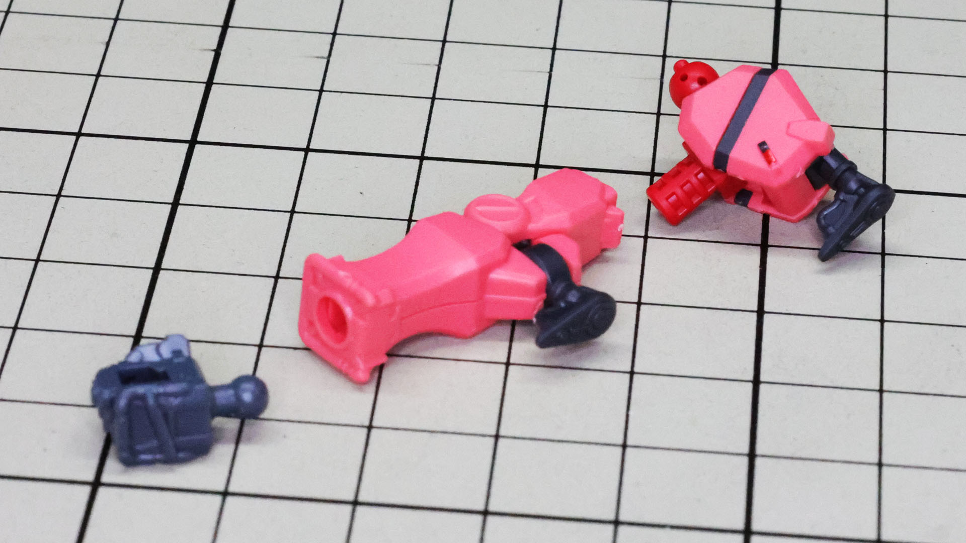 出来上がったパーツをドッキングさせます