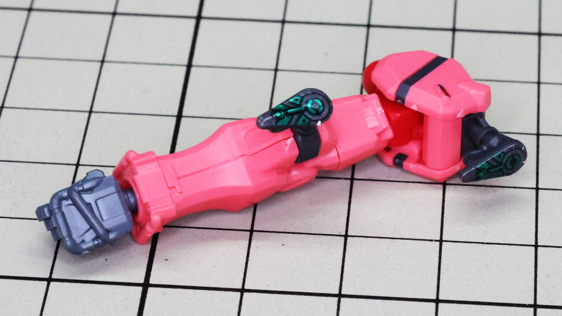 各ジョイントにはシールによるディテーリングが行われます