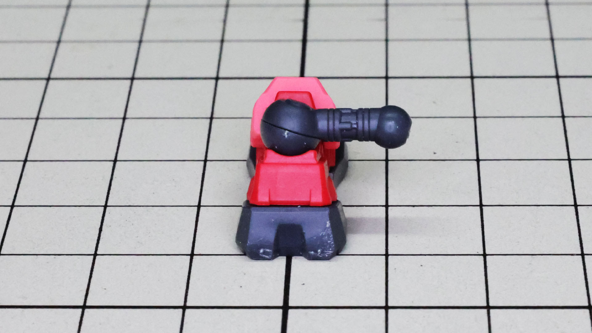 この軸の効果は可動性能を損なわず、さらに軸自体が折れにくい効果があるのではないでしょうか