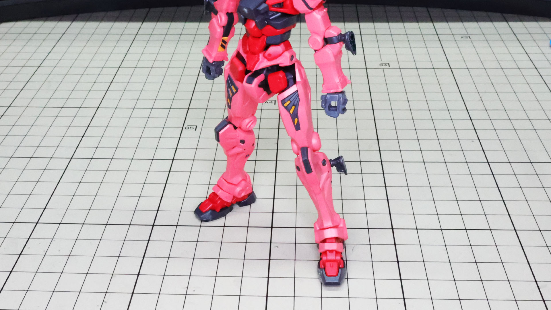 シュッと細いスタイリッシュな脚部が完成しました