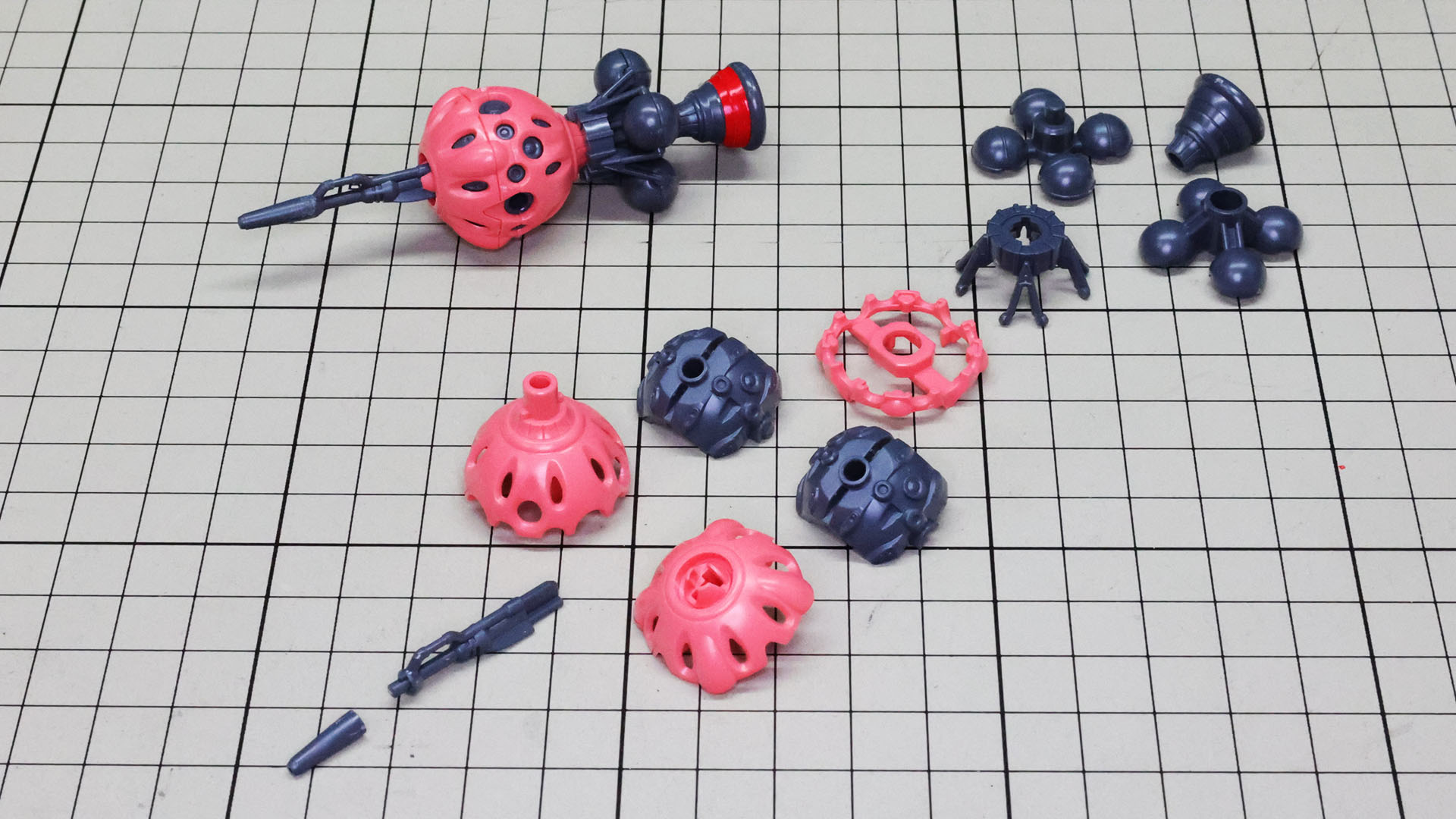 1基を組んであります。各パーツは積んでいくだけで組みあがる構造です