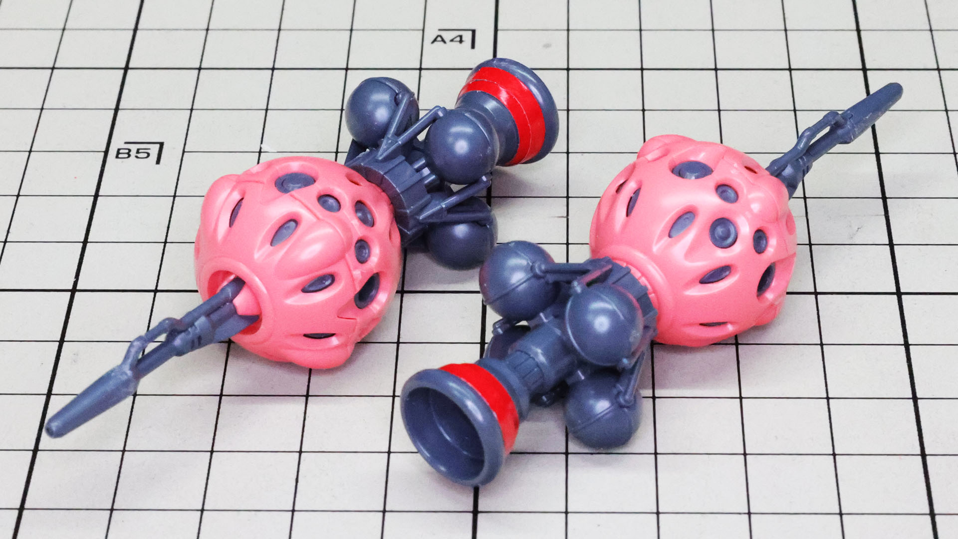 大きさも相まってリアリティがすごいディテールです。ノズルにはシールでのディテーリングが施されます