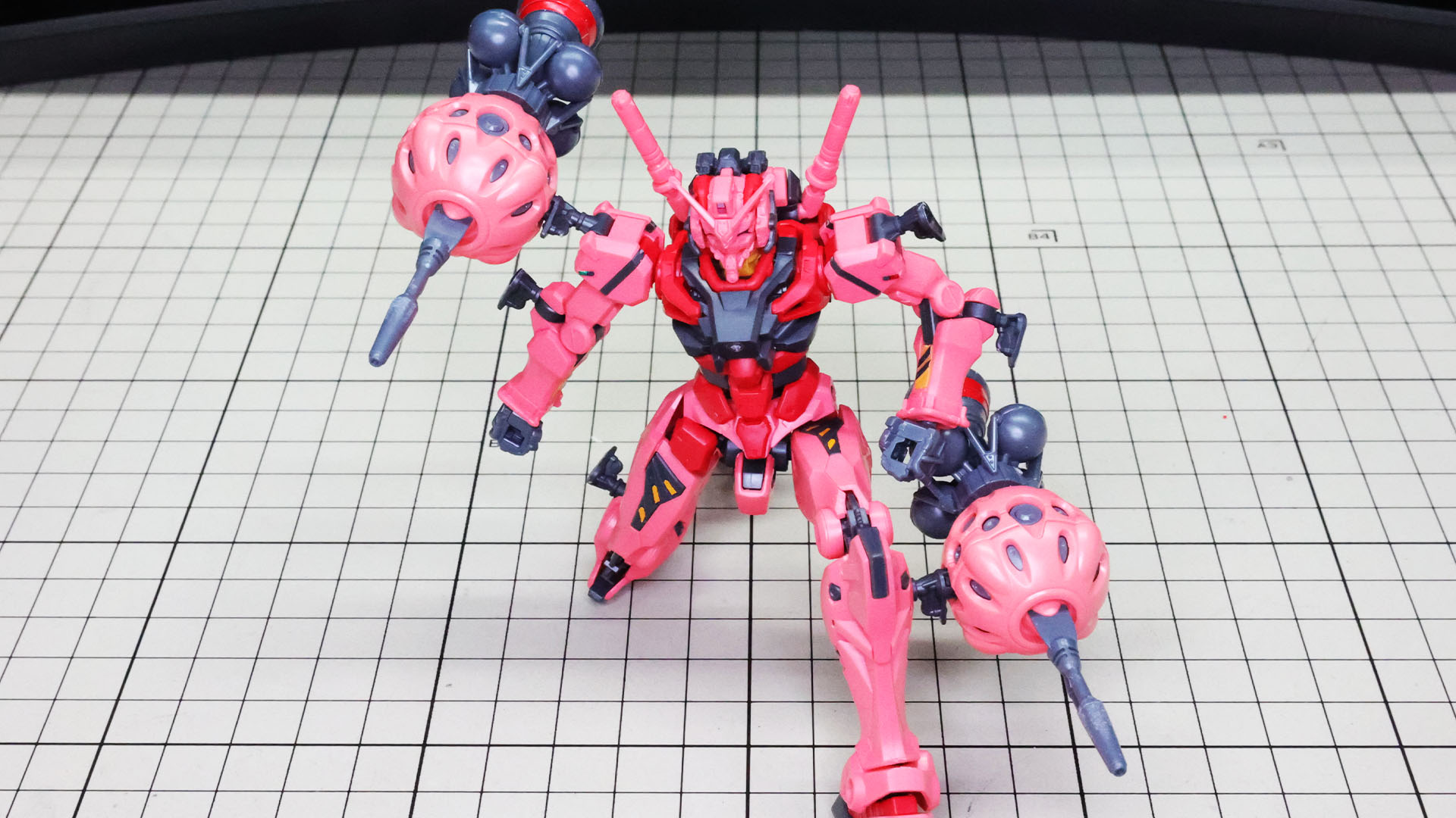 ビットは肘先やふくらはぎ部にも取り付けられます