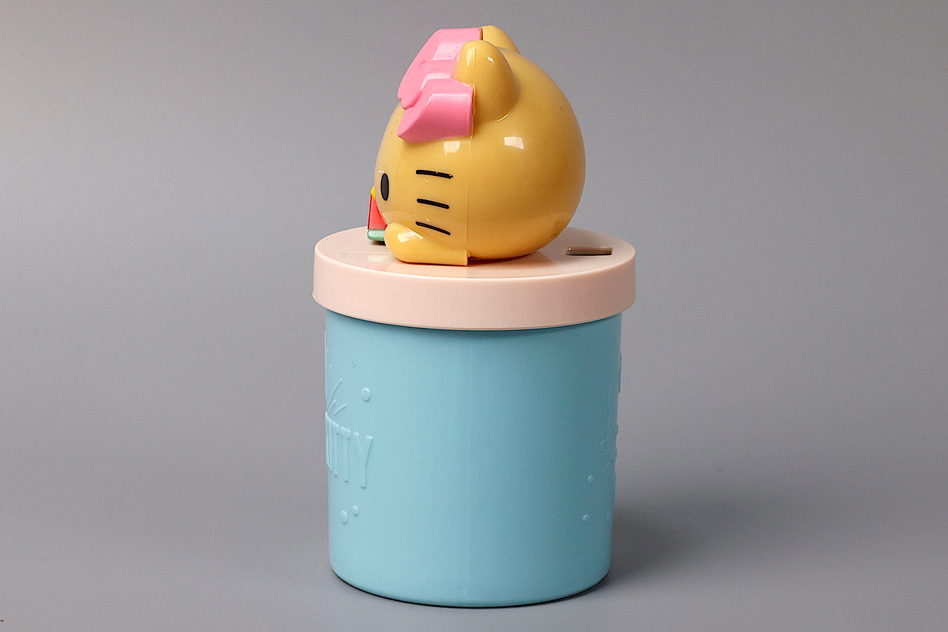 子どもたちが飲みにはちょうどいいサイズだ