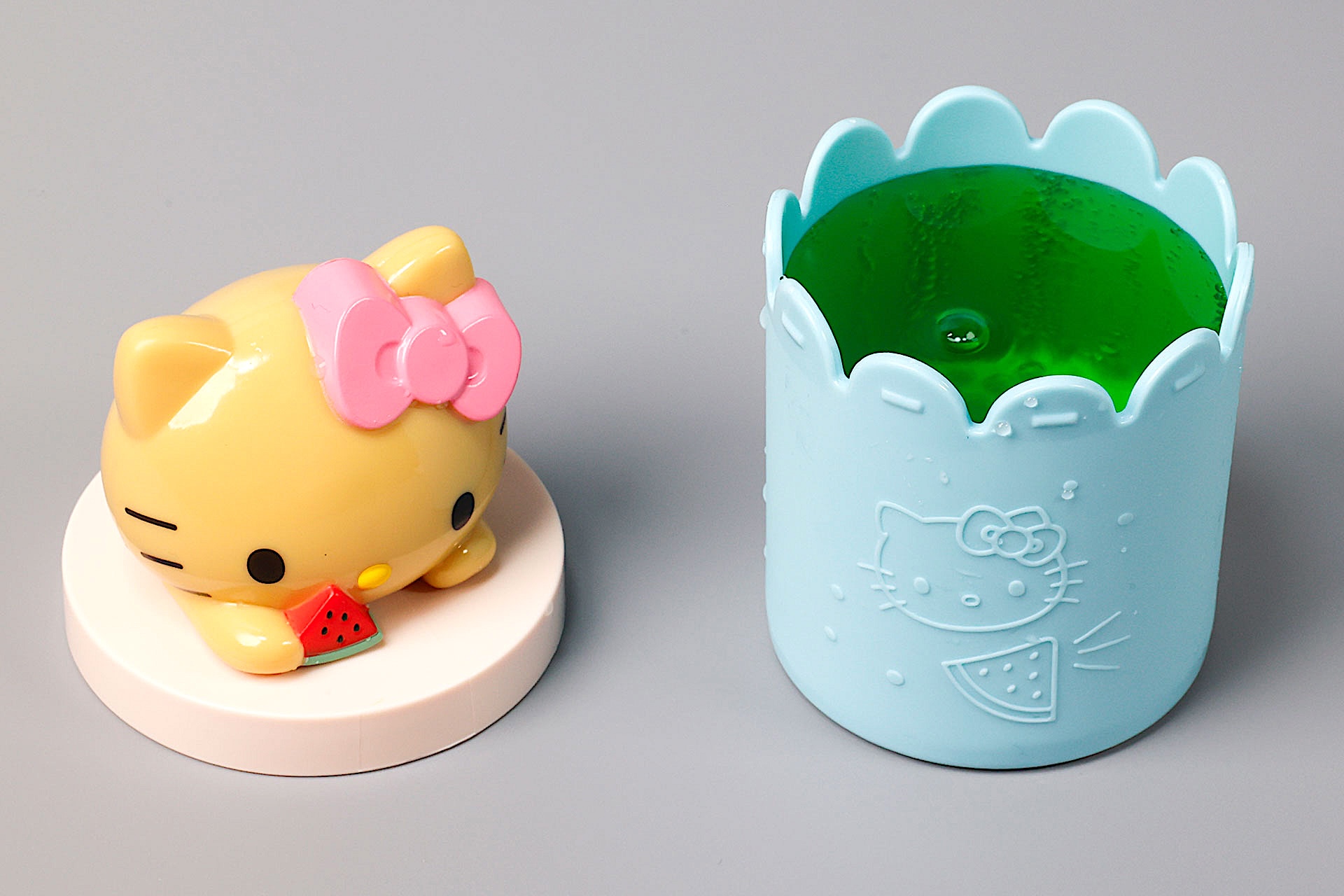 蓋を外して飲み物を入れよう