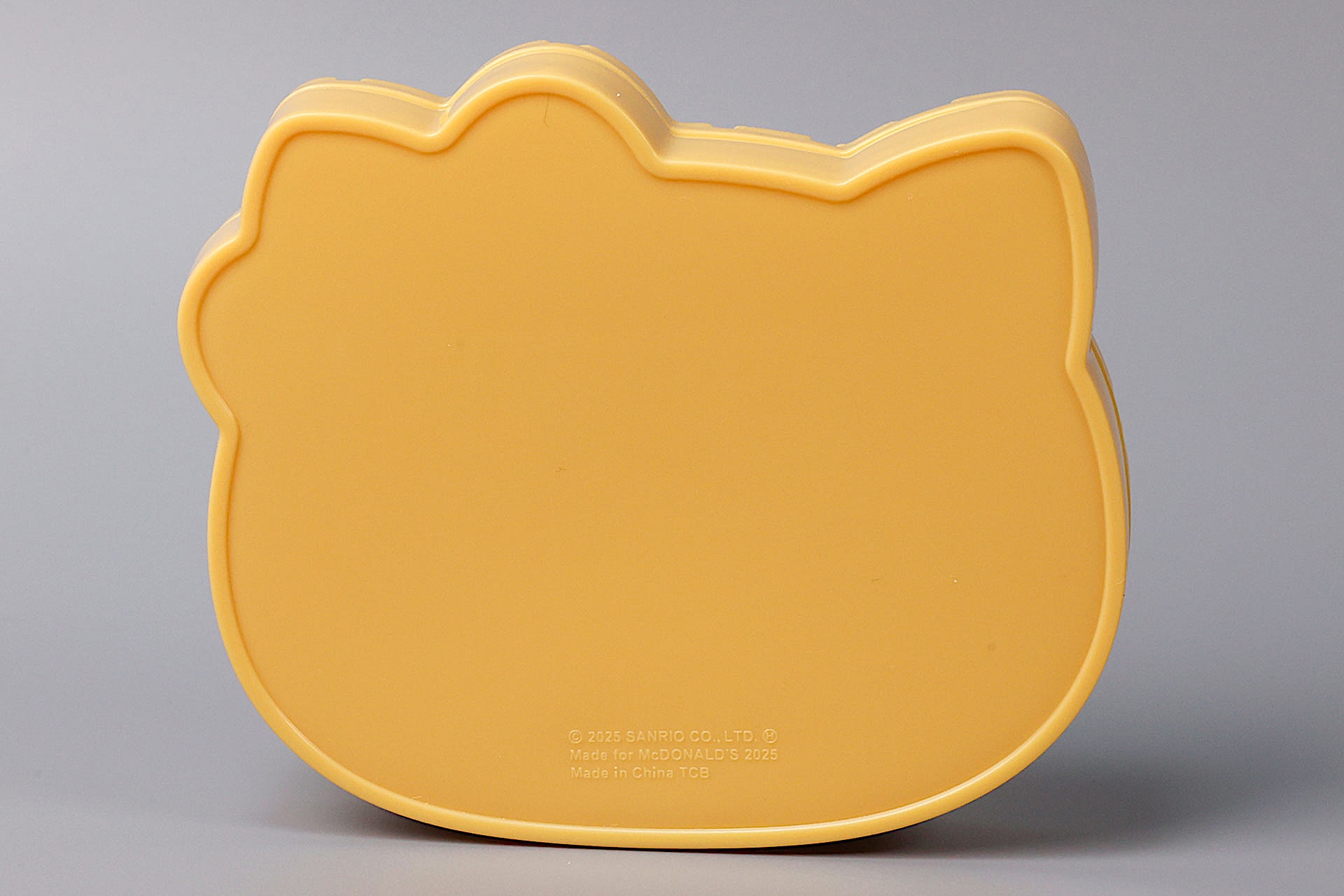 背面側はスッキリとしている