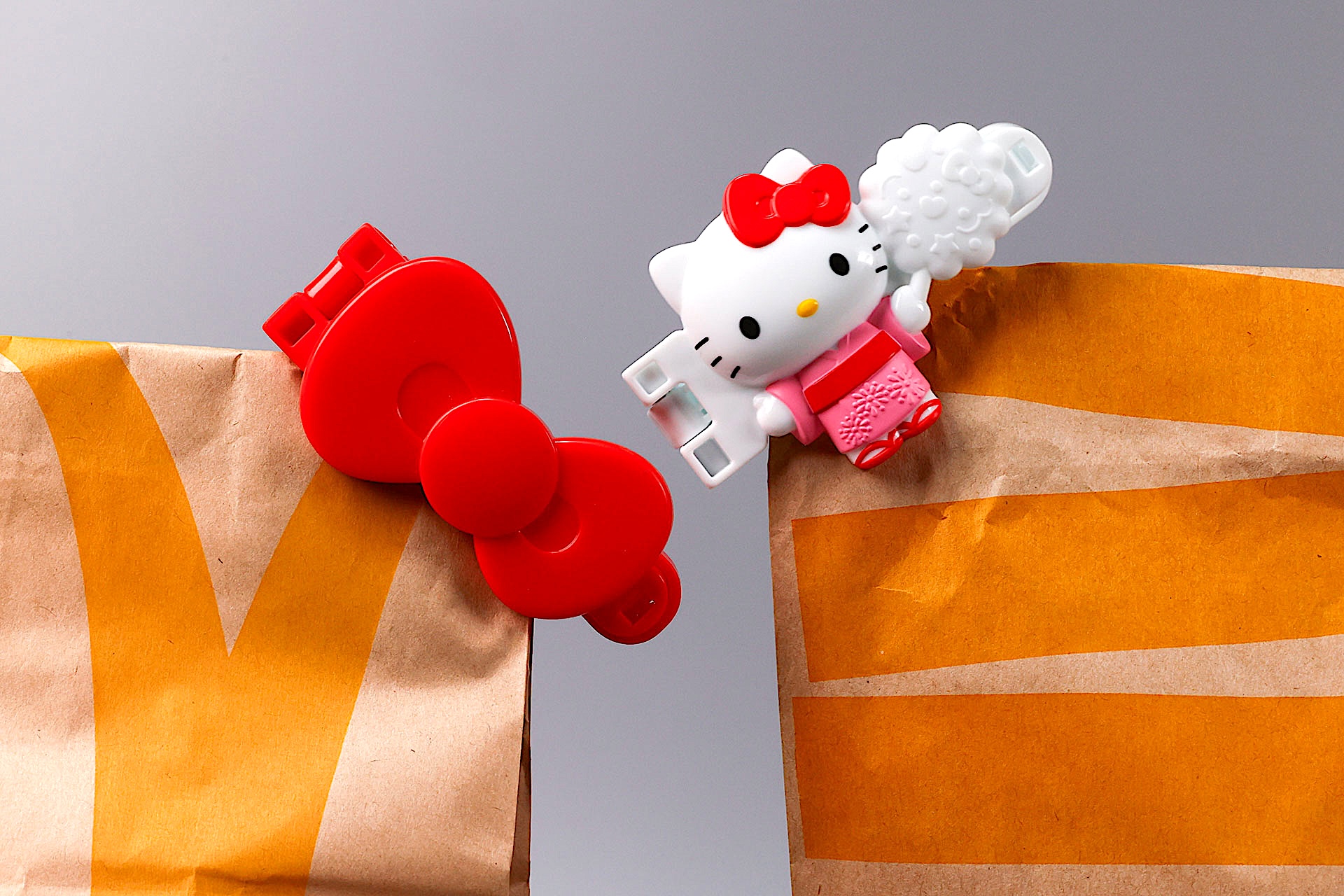 袋など、ちょっとしたものを押さえておきたいときに役に立ちそうだ