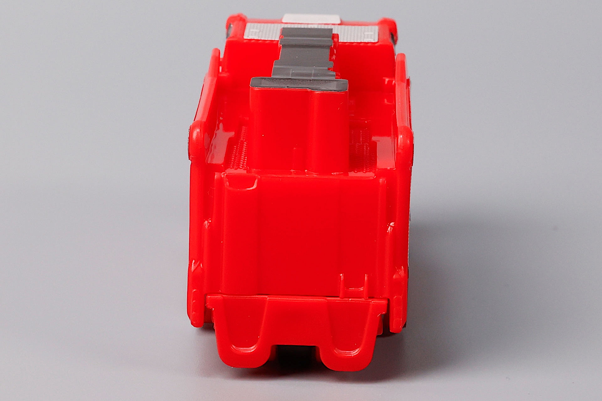 背面側はスッキリしている