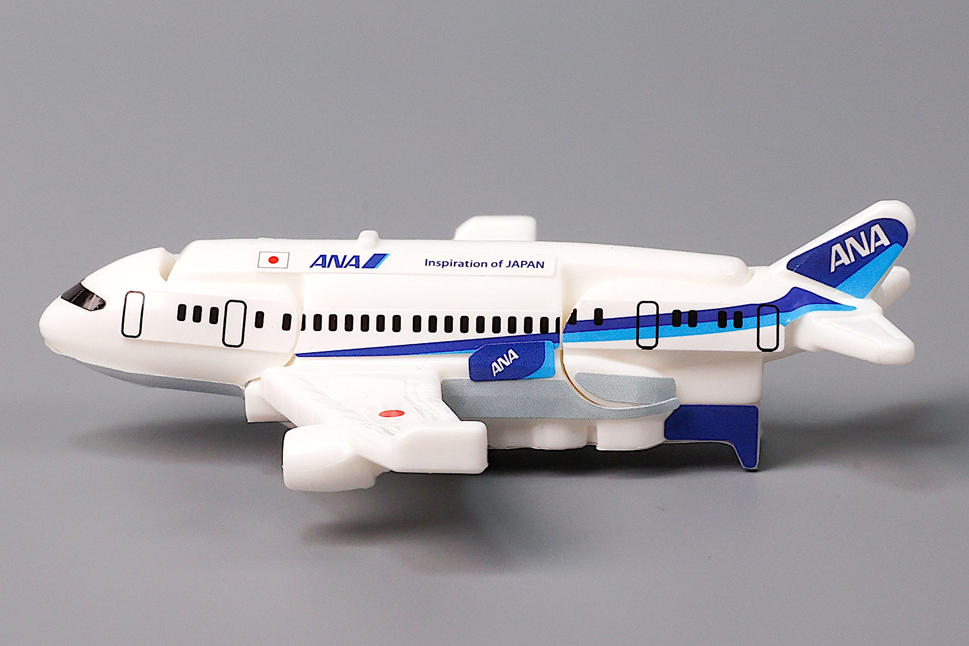 ANAというブランドと色合いもバッチリ再現されている