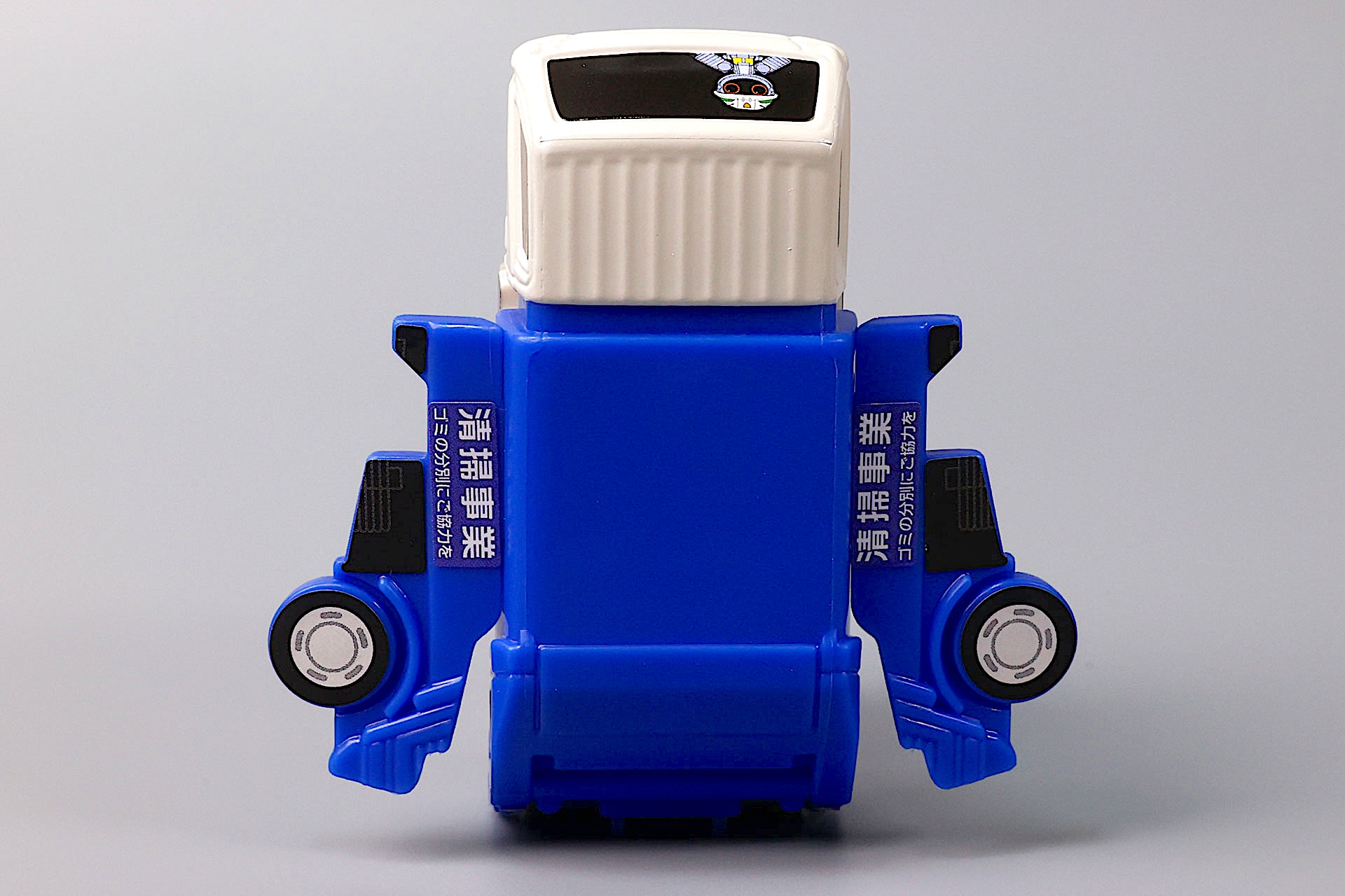 元の車両の形をうまく利用している