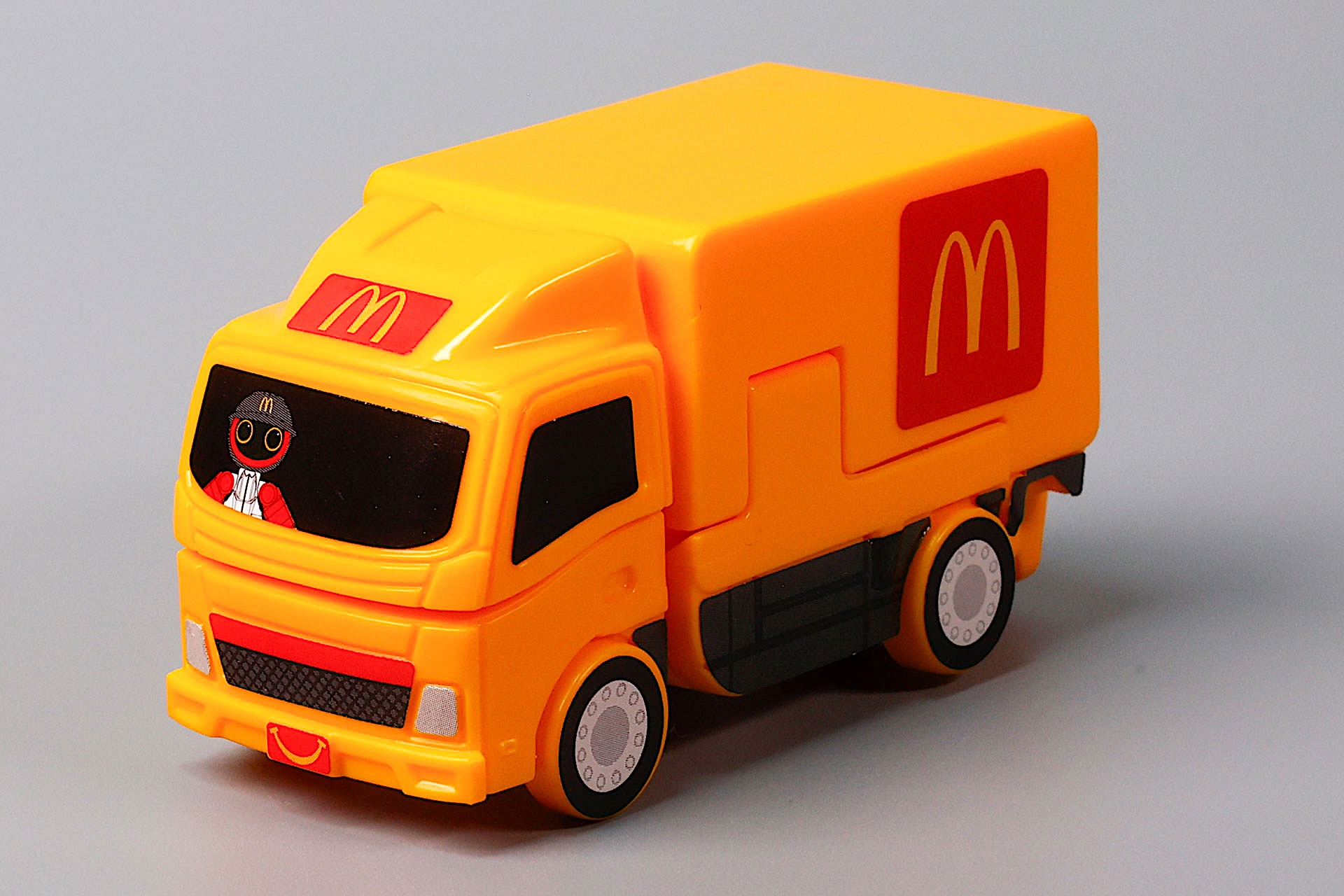 実際にこうした車両を見てみたい