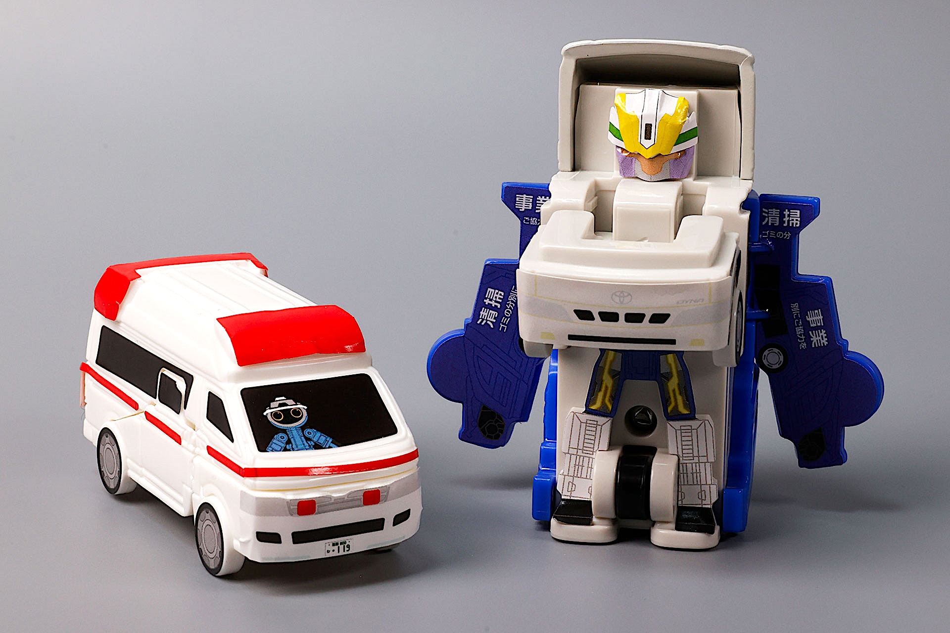 いずれも乗り物からジョブレイバーに変形させることができる