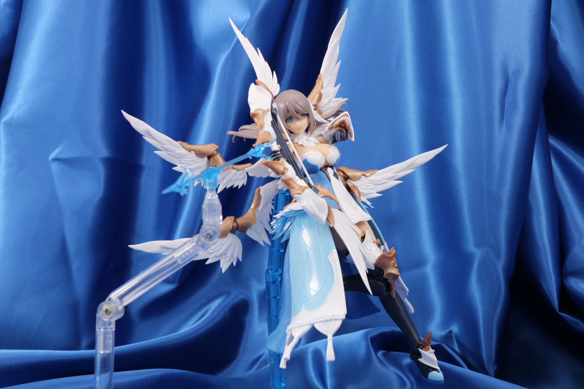 水の力を秘めた矢が放たれる