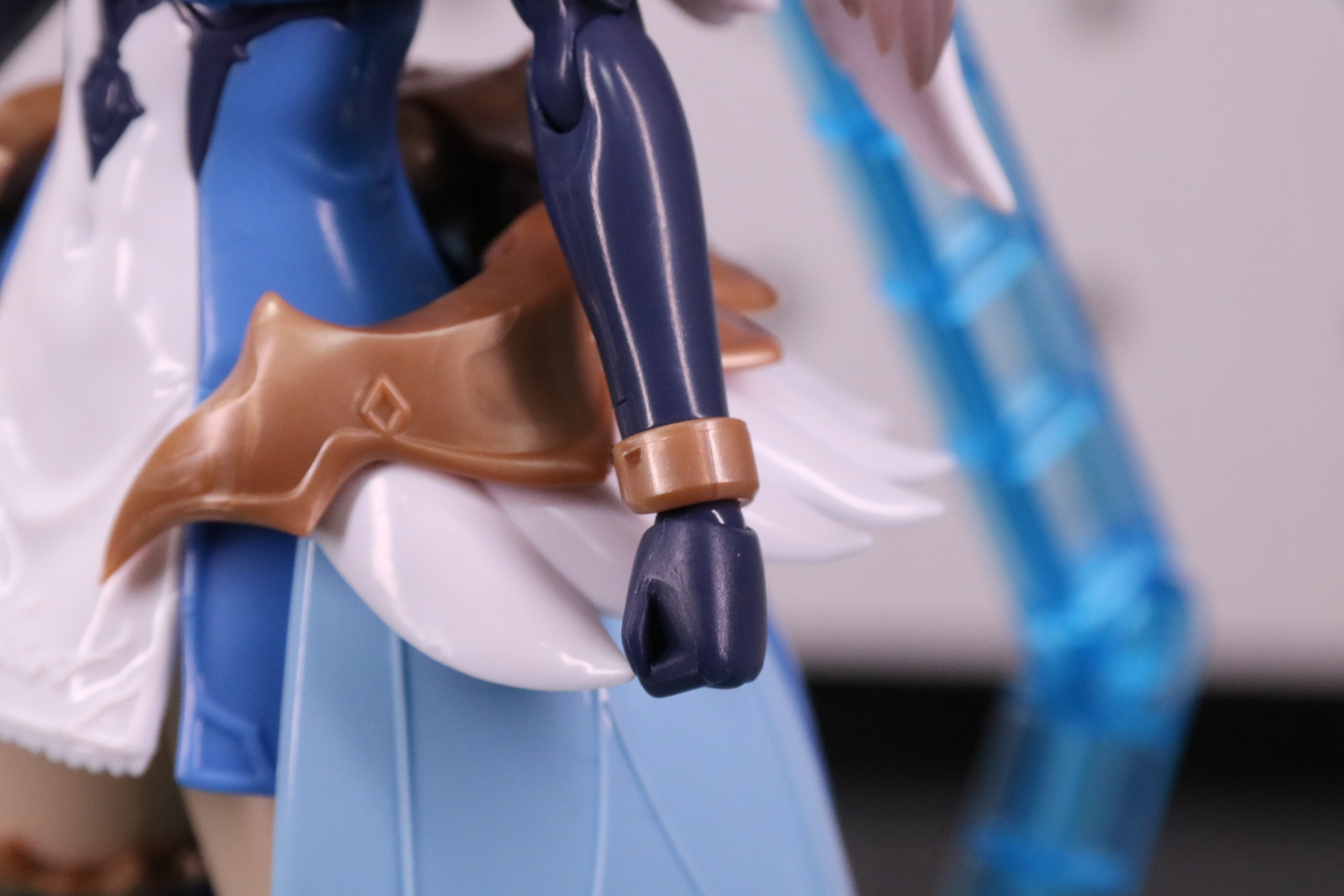 左腕部武装を装着