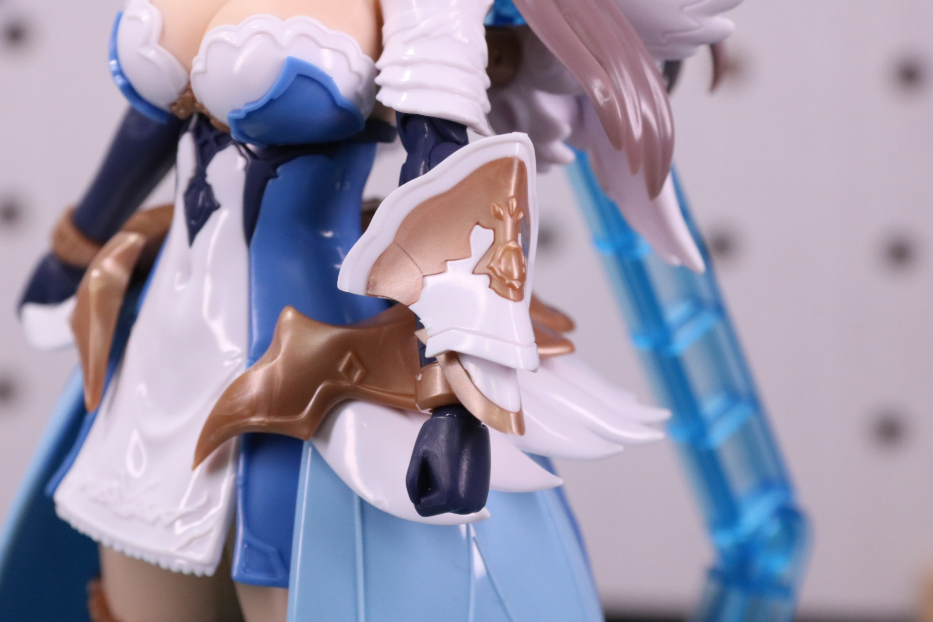 左腕部武装を装着