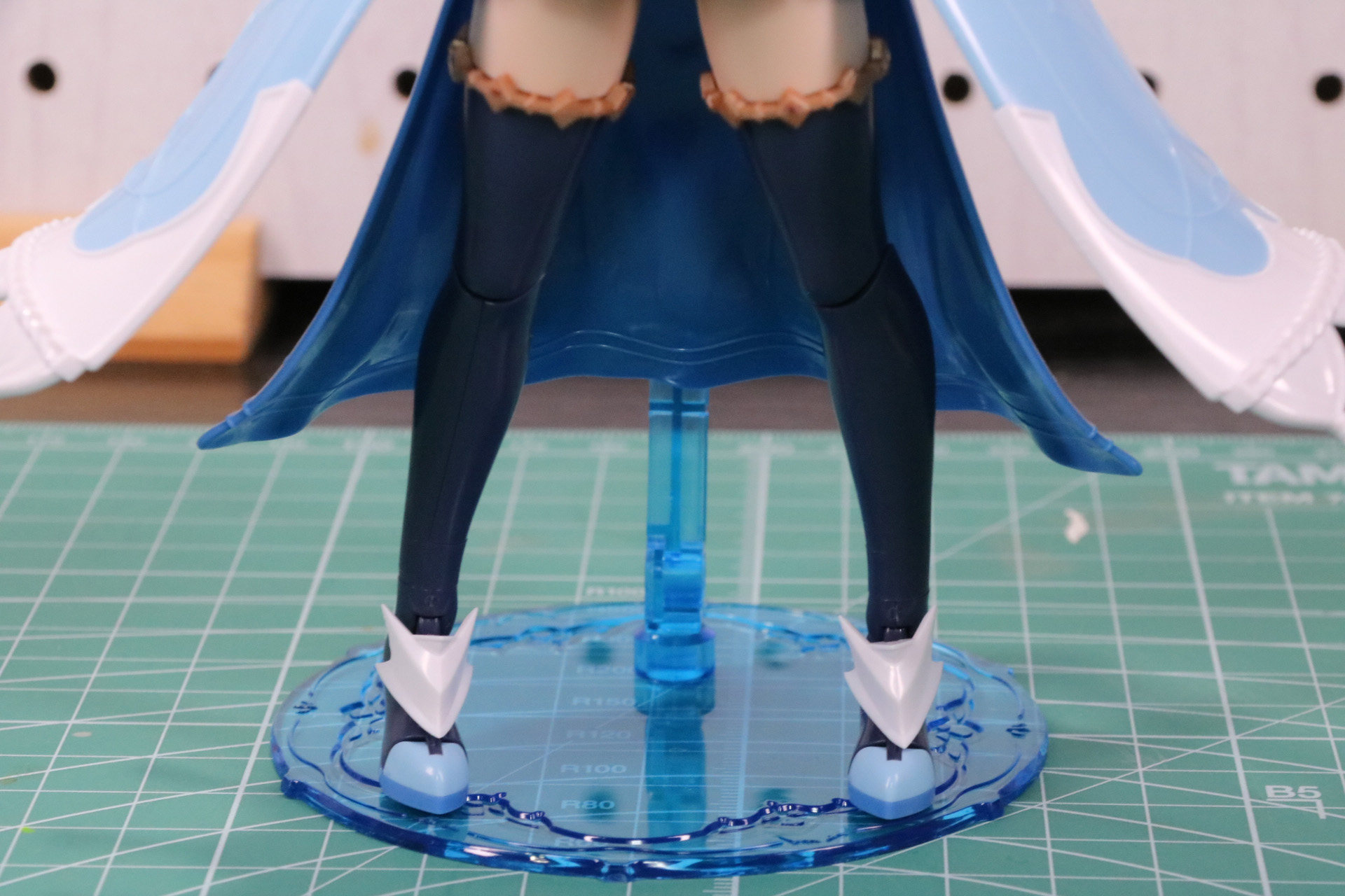 脚部武装を組み換え