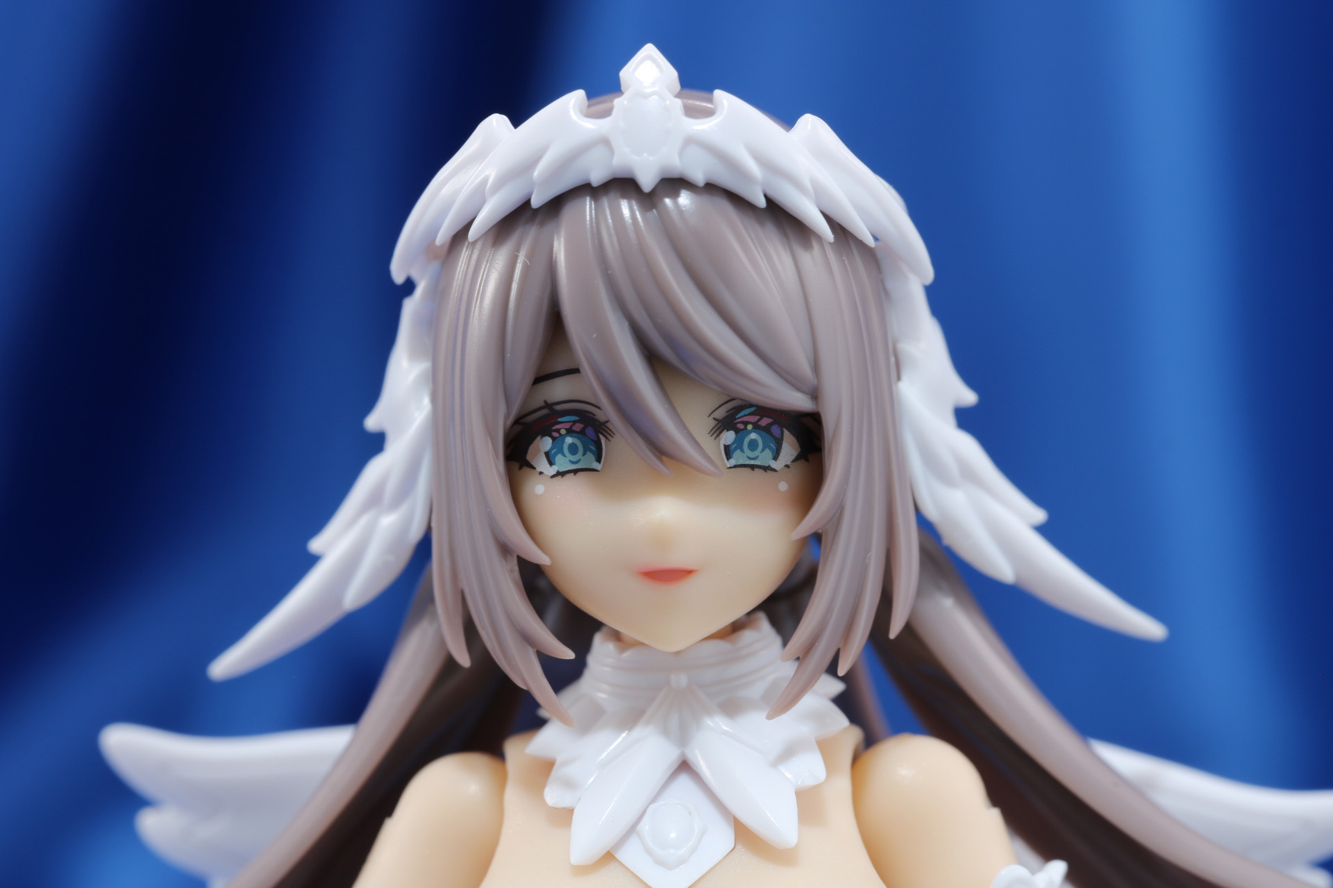 口元や目元が優しくほころんだ「微笑み顔」