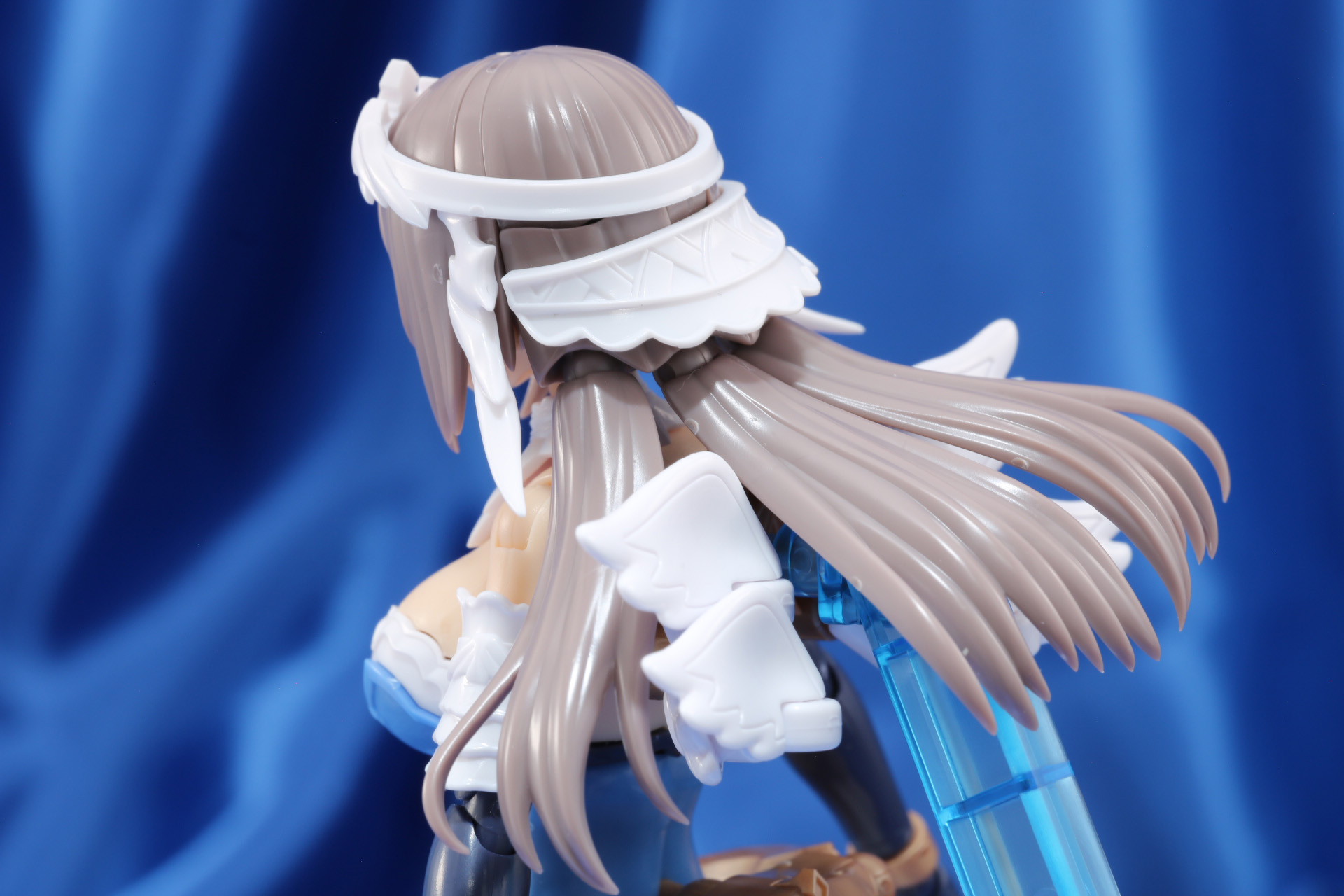 羽根にかかるような髪の流れを表現できる