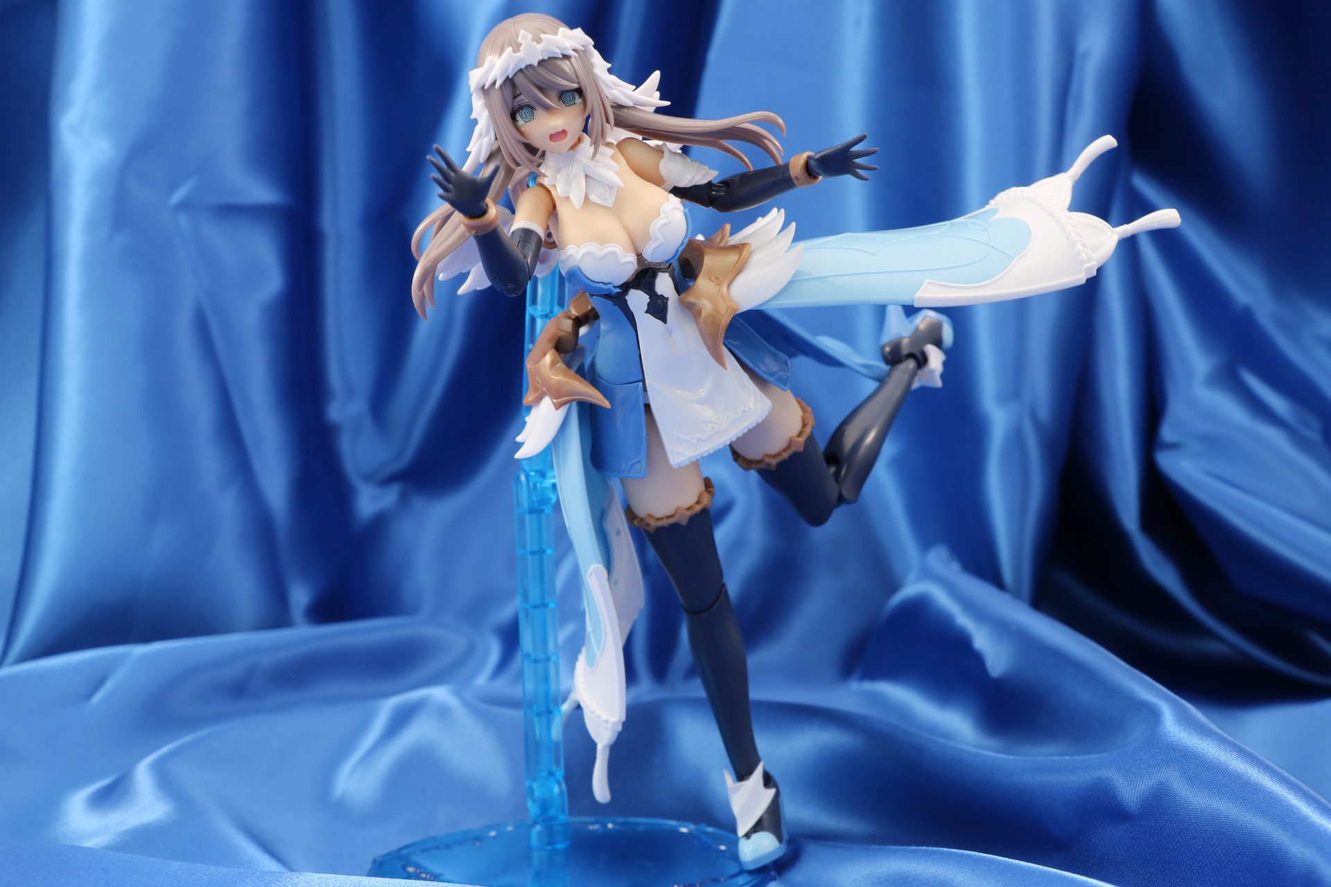 躓いて焦る「エルメダ」