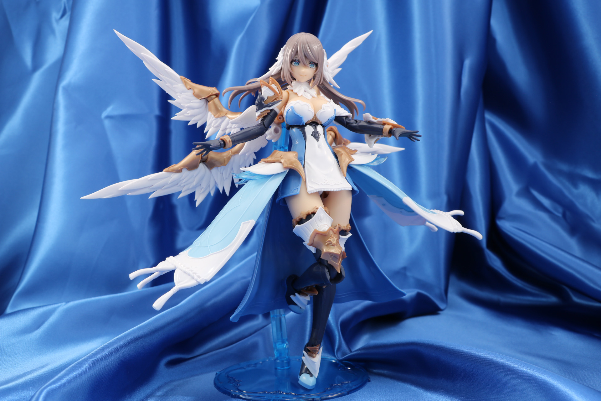 軽やかなにステップを踏む「エルメダ」