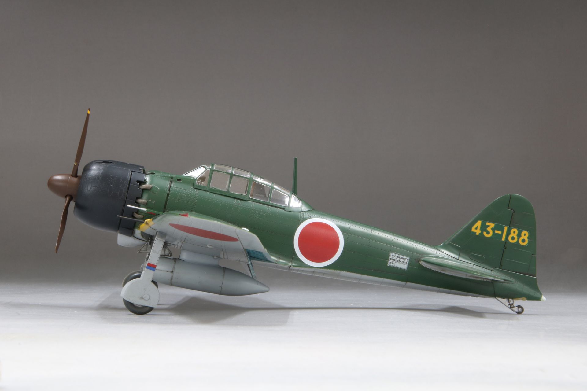 1/48 帝国海軍 零式艦上戦闘機五二型 甲（三菱製）