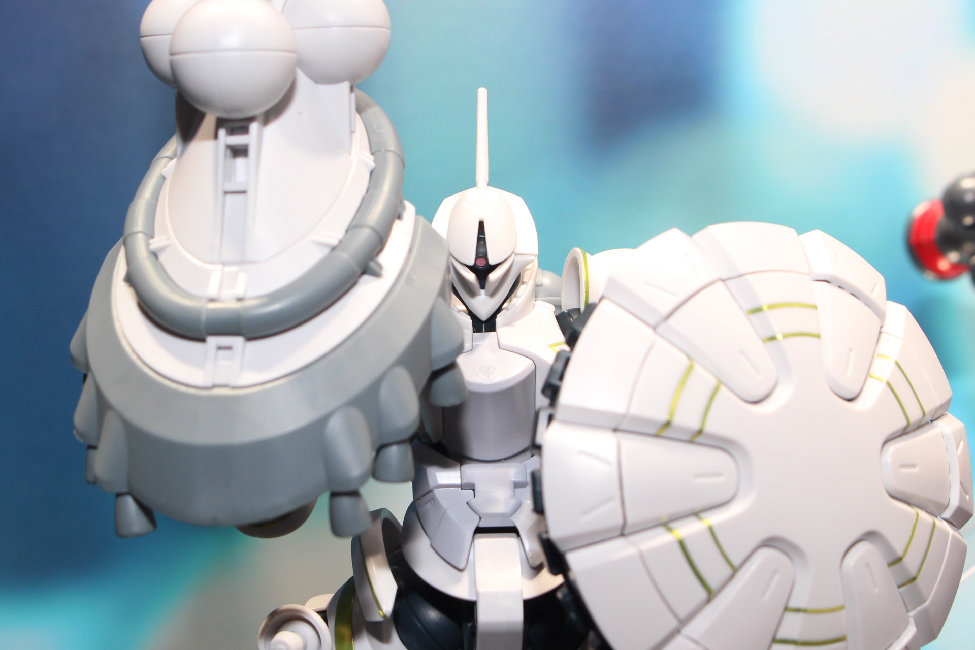 劇中後半のエグザベの機体として印象深い存在だ