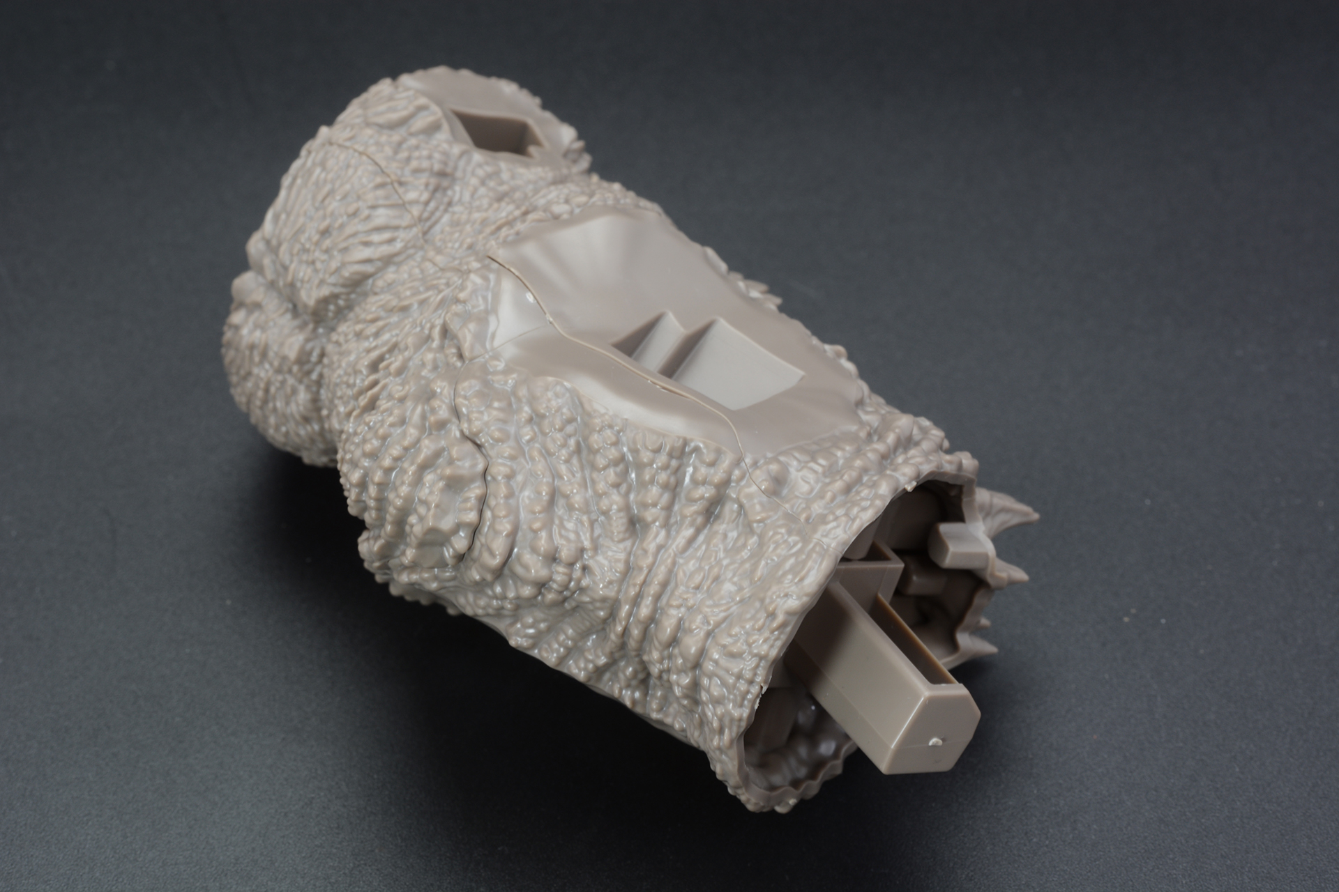 フレームは覆い隠され見えなくなる