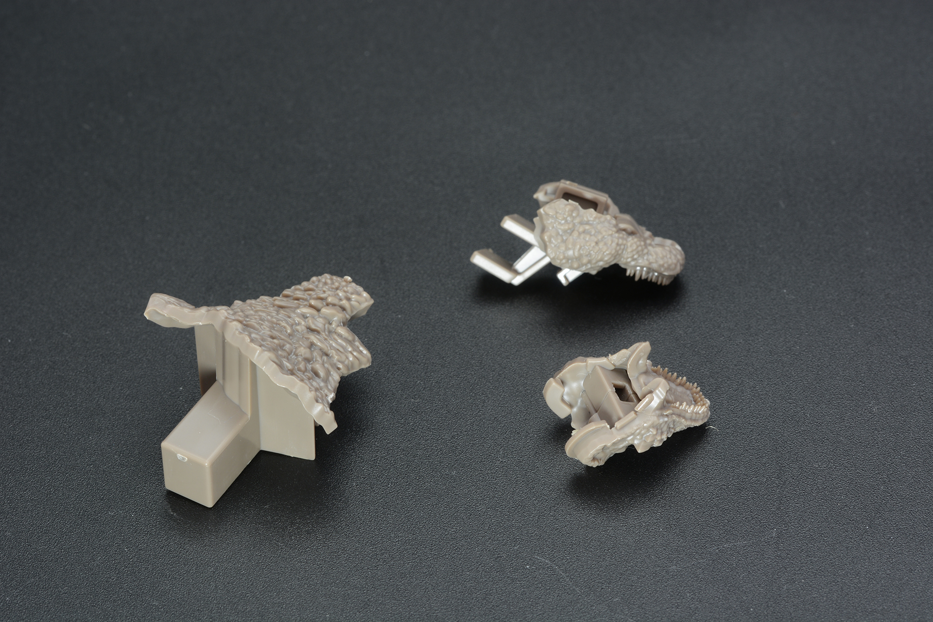 頭部の分割はパーツ構成が細かい