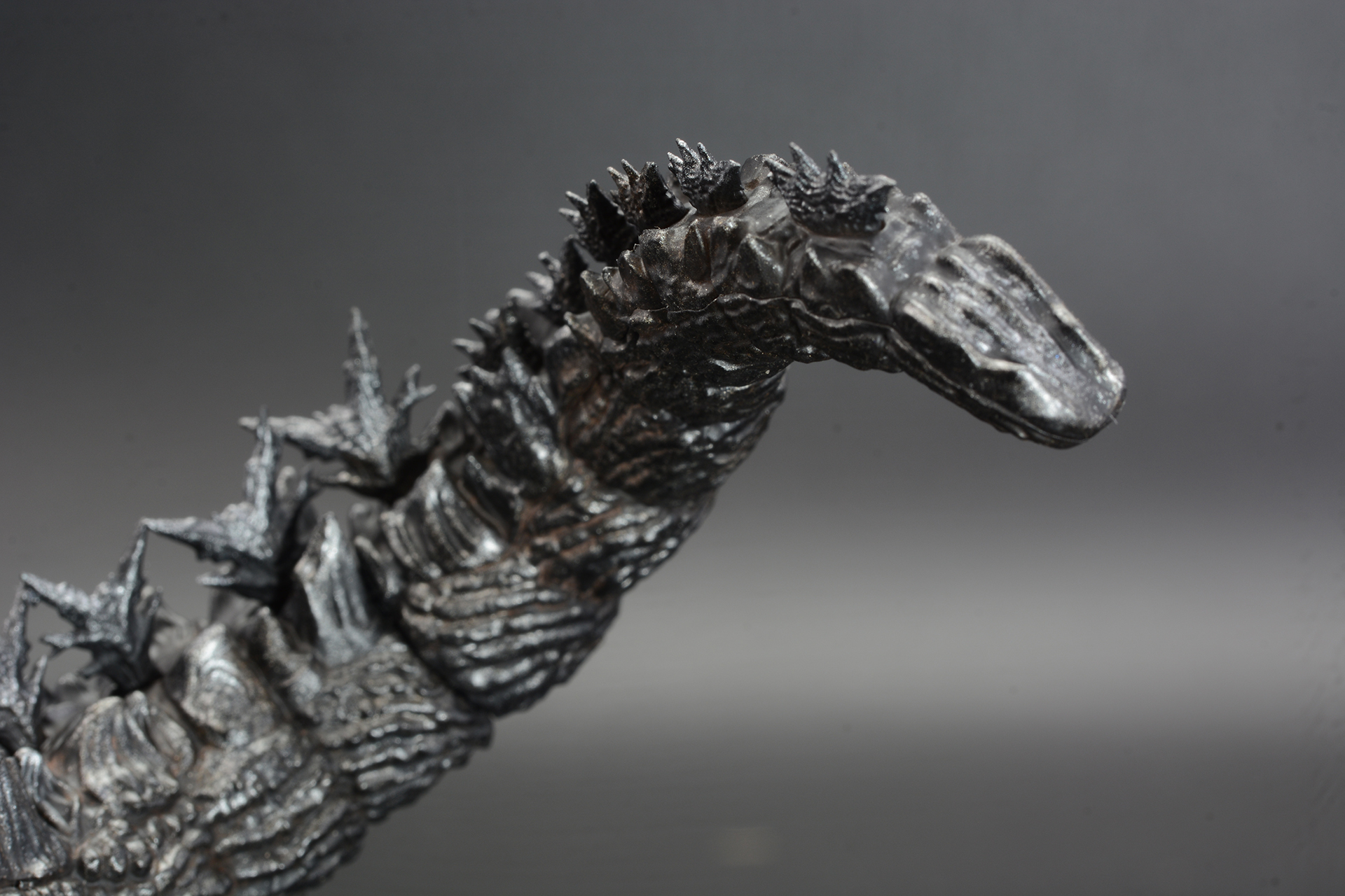 尻尾の表現もゴジラらしさだ