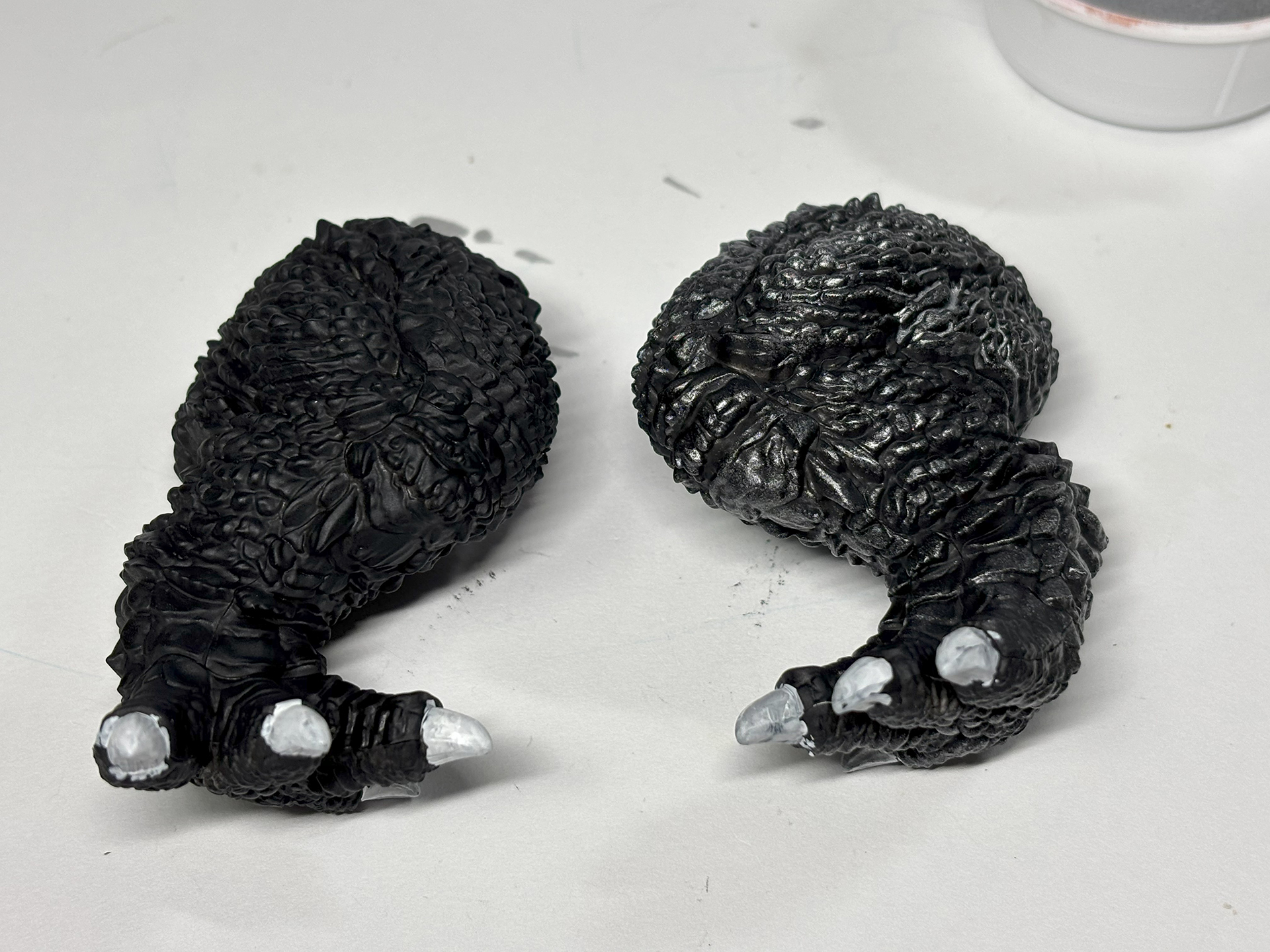 右がチッピング後。左と比べると大きく質感が向上しているのがわかる