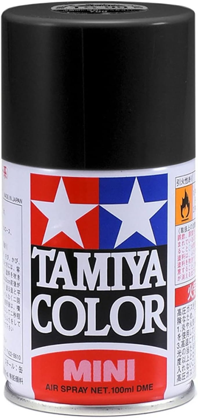 基本塗装はタミヤスプレーのマットブラックを使用