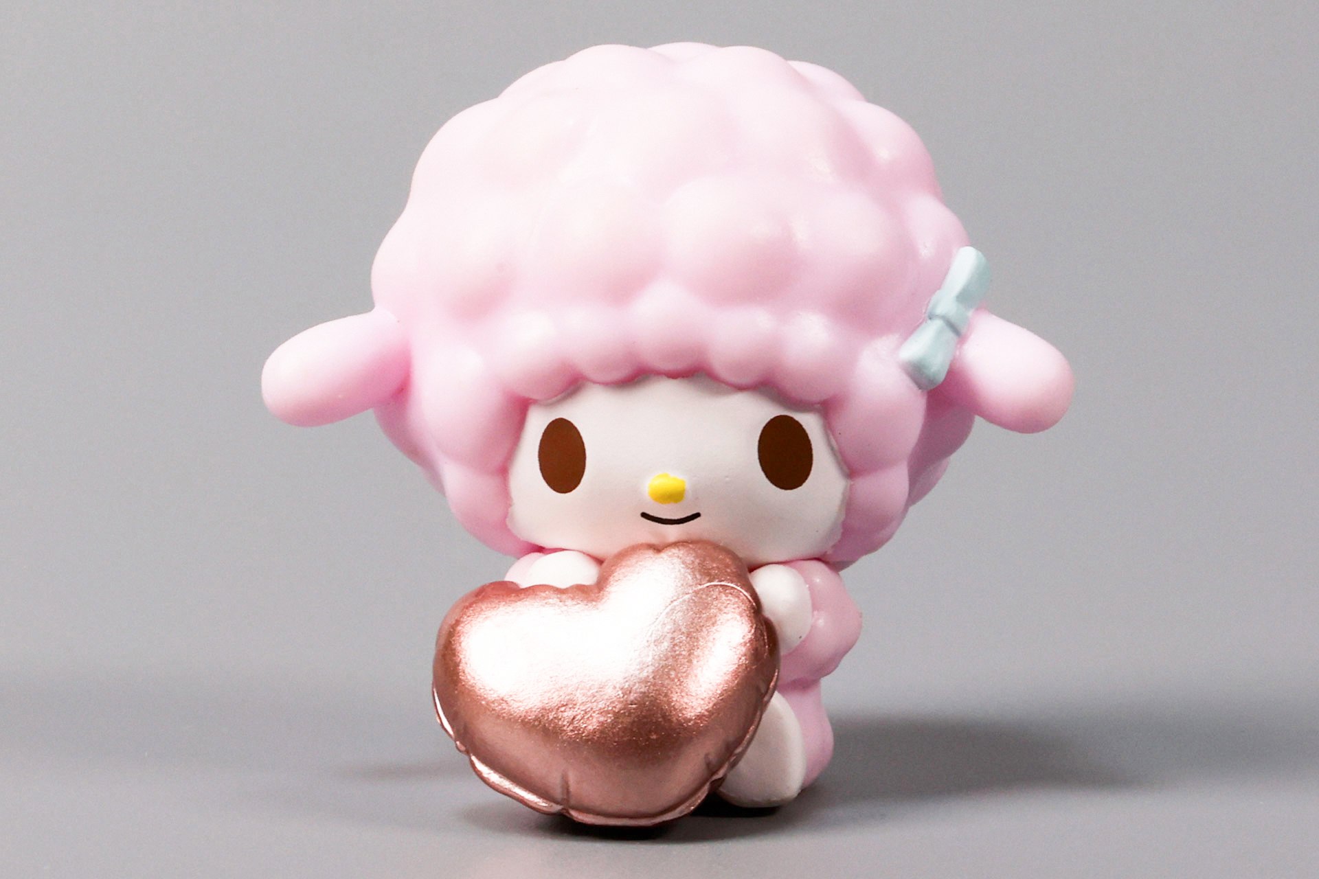 全身ピンク色の毛に覆われたマイスウィートピアノ