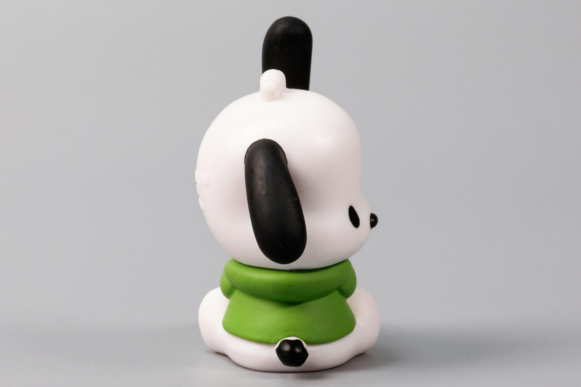 左右で耳の向きが異なっているのも面白い