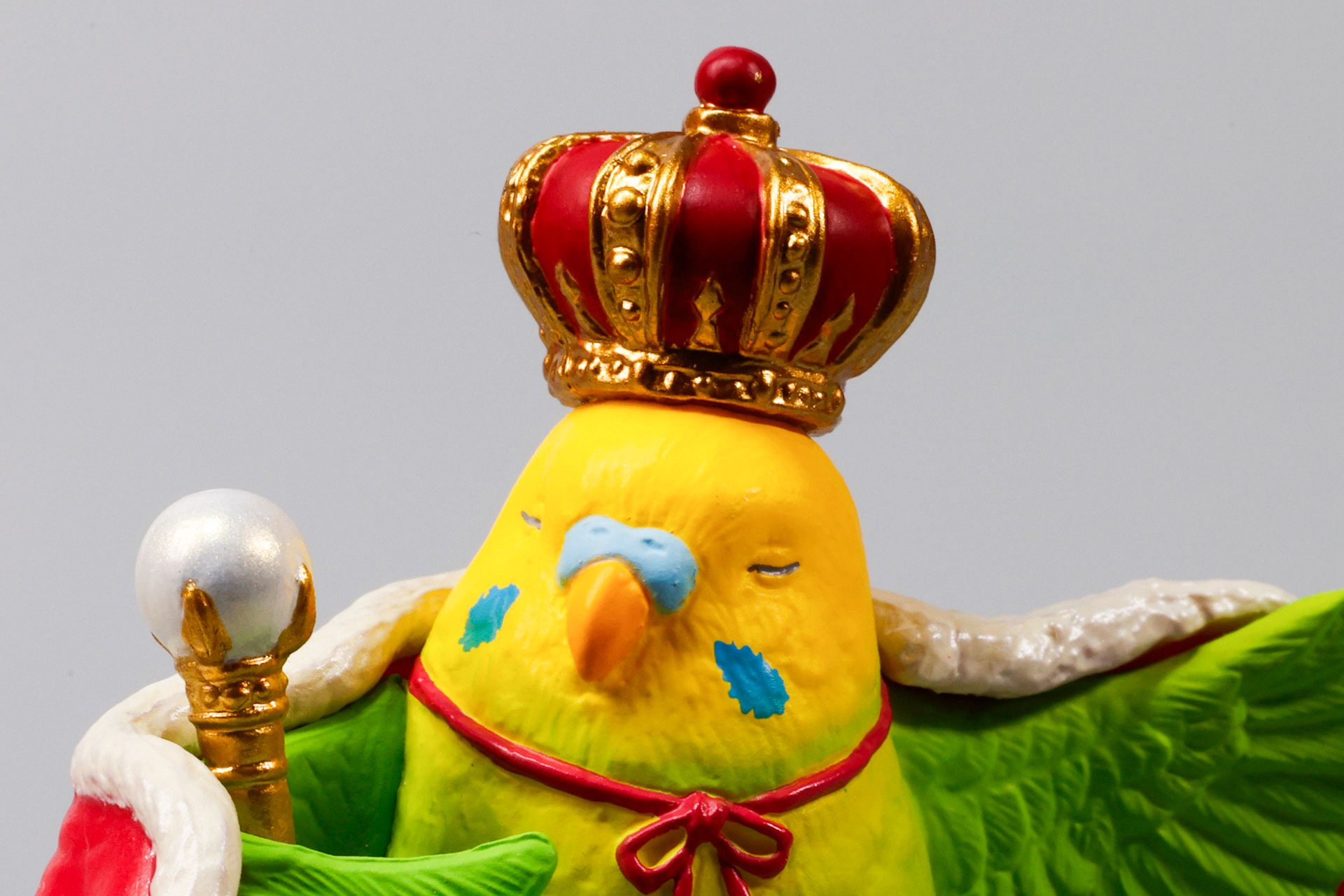 王冠部分の作りも細かい