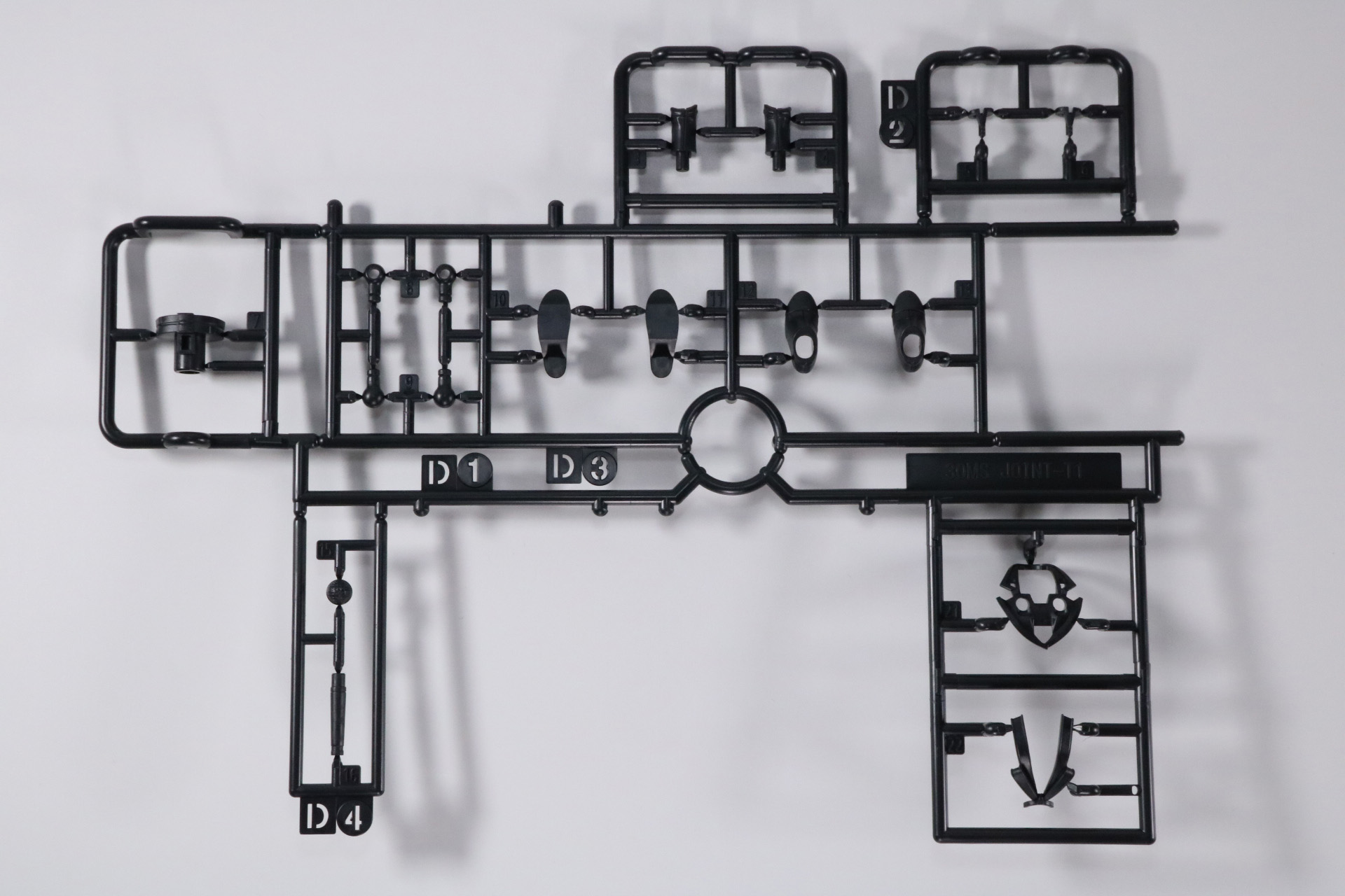 C1～3パーツ（一部パーツがランナーから切り離した状態となっています）、D1～3パーツ